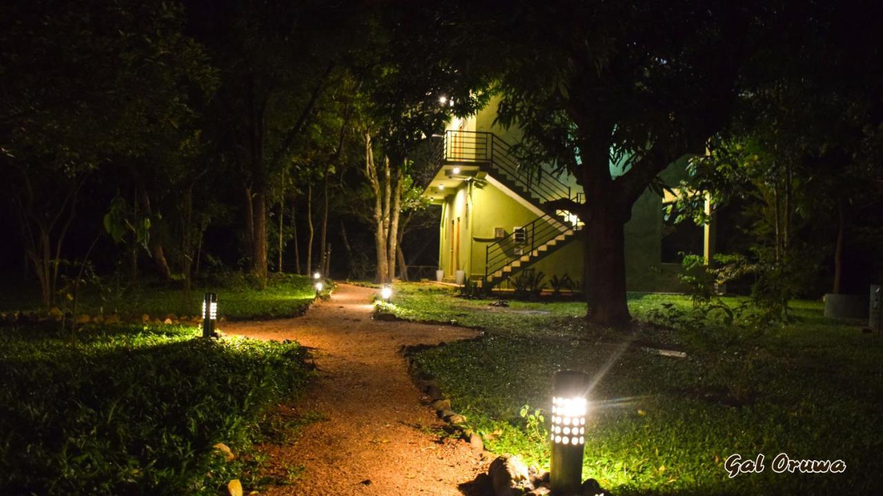 Gal Oruwa Resort Dambulla Buitenkant foto