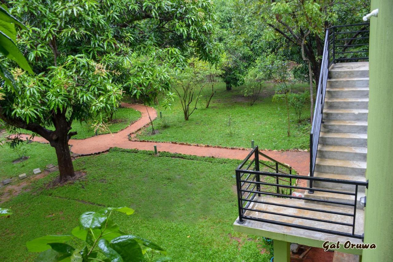 Gal Oruwa Resort Dambulla Buitenkant foto
